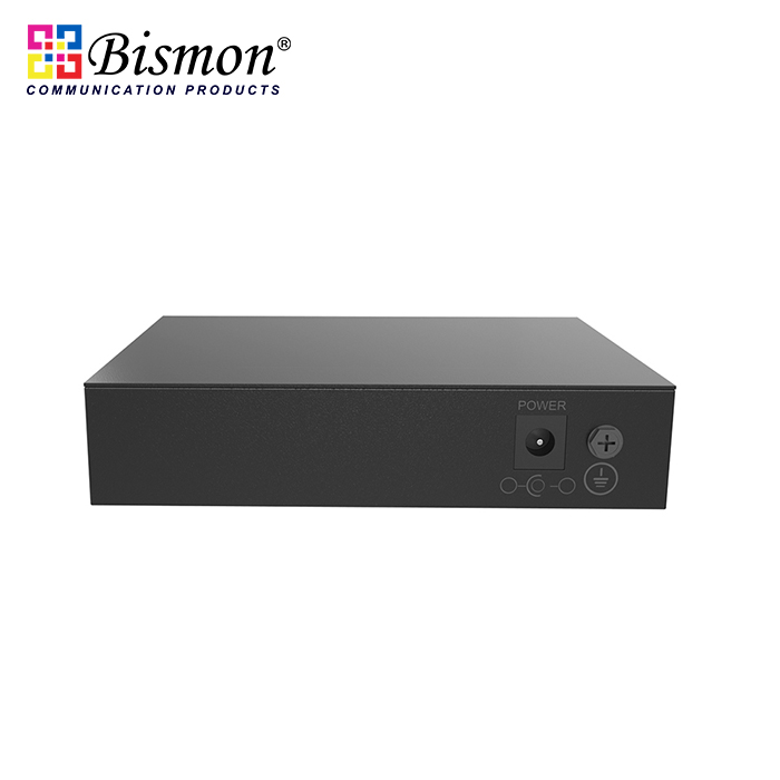 4-RJ45 10/100/1000 PoE with 1-RJ45, 1-SFP Uplink Unamanaged (65W)	